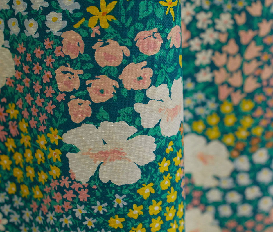 【2級遮光カーテン】お花畑のような北欧風花柄プリント　オハナバタケ