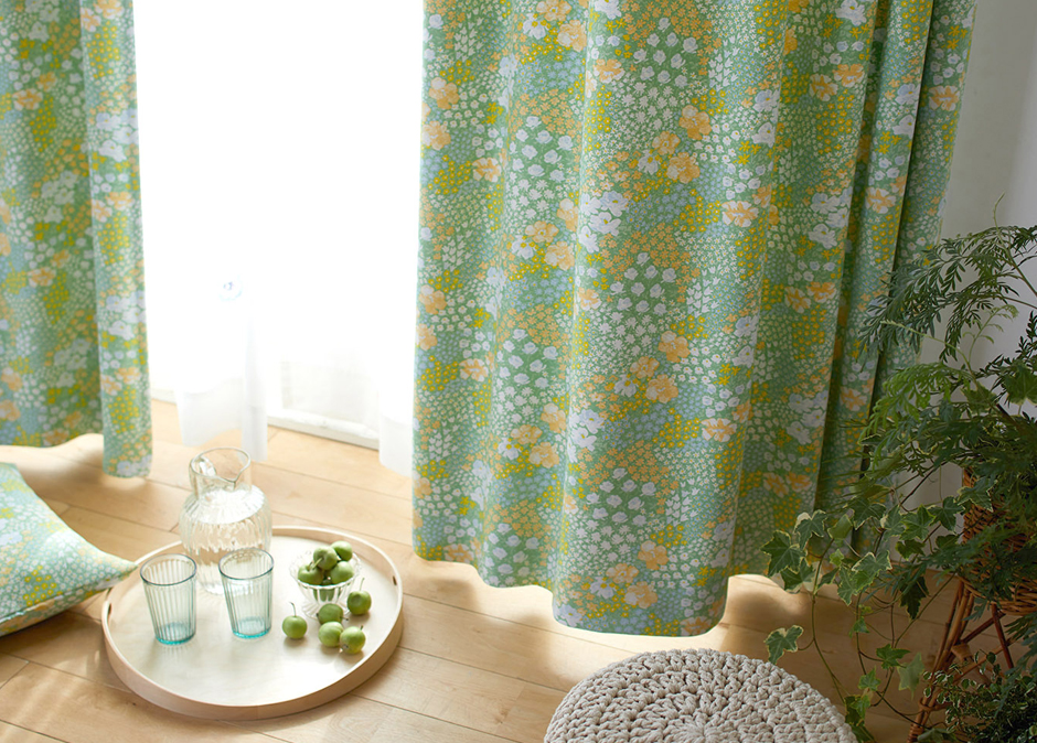 【2級遮光カーテン】お花畑のような北欧風花柄プリント　オハナバタケ