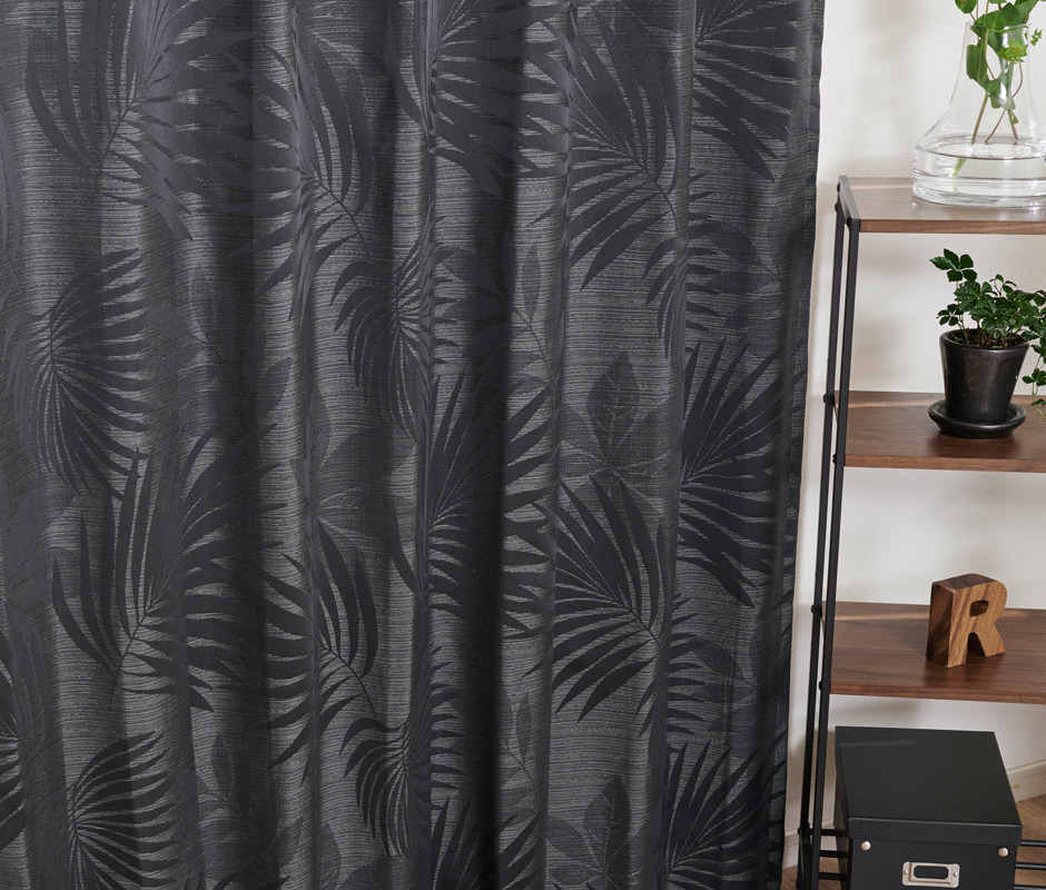 モダンなシダ柄がおしゃれな遮光裏地付き2級遮光カーテン パーム
