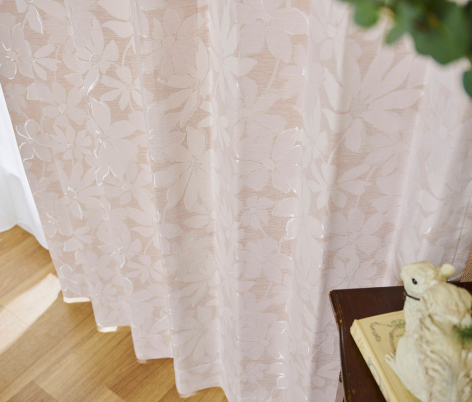 ジャガード織の大きな花柄がフェミニンな裏地付き3級遮光カーテン 1129