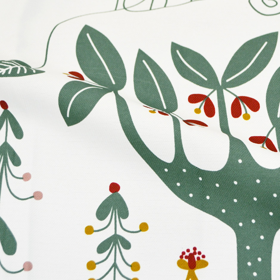 おとぎ話の森のようなプリント2級遮光カーテン　MORI11078