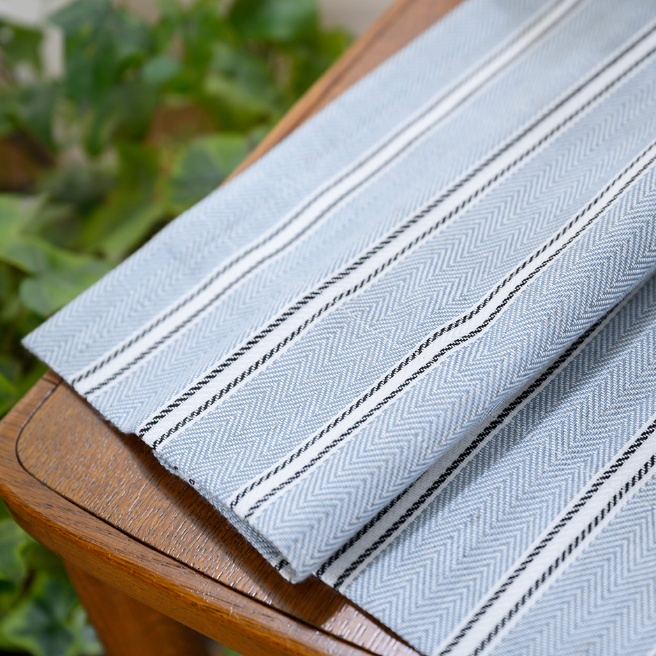 完全遮光カーテン　NHストライプ