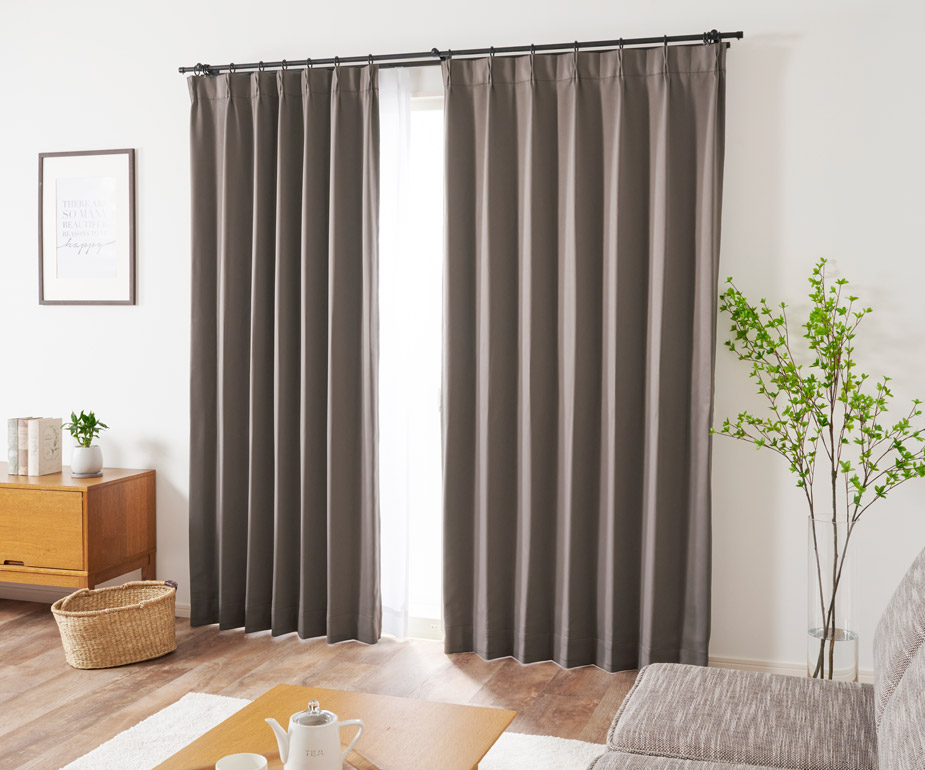 二重に縫製することで遮熱・保温・防音効果を高めました