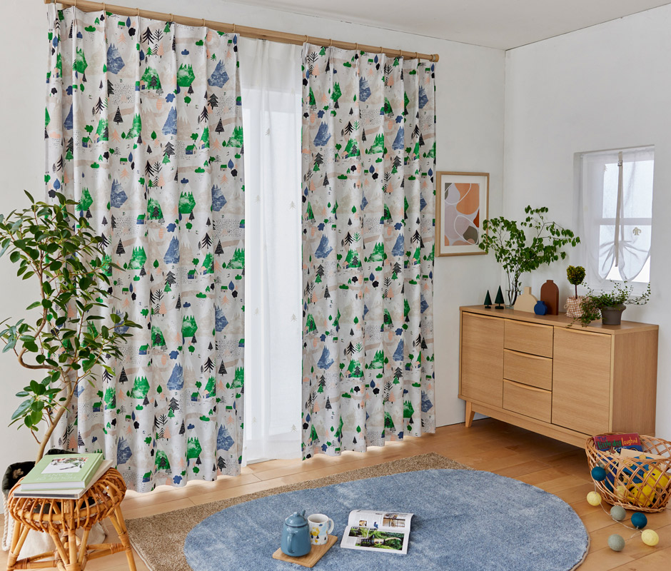 【3級遮光カーテン】雪山で暮らす人やイエティがかくれている楽しいデザイン ユキヤマ（D-1196)