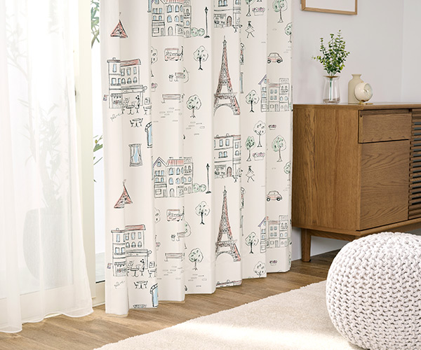 手書き風のパリの街並みがロマンティックな2級遮光カーテン　パリの絵（D-8009）